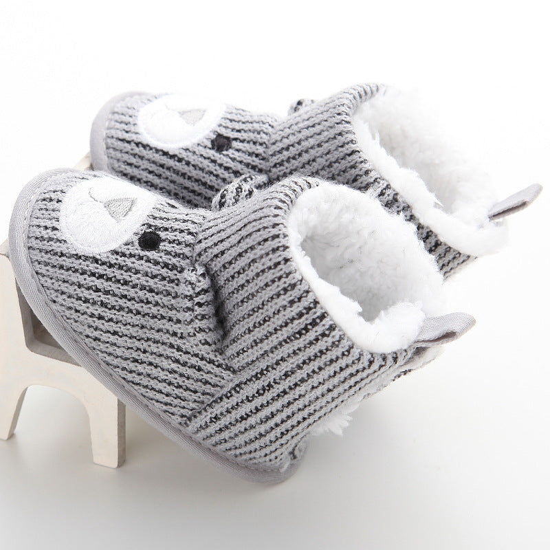 Winter knitted baby/toddler shoes